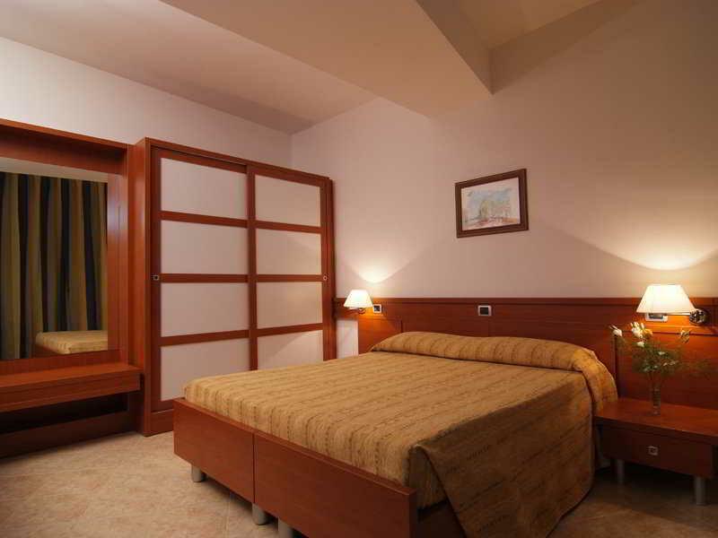 77A299A8A87D01C1B8ADBD26DE8C63C8