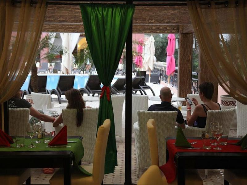 3561BD0053144BD1D5B3BCB670D033D8