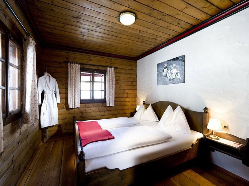 CE01742659A355DCB1EC006287BFF68A