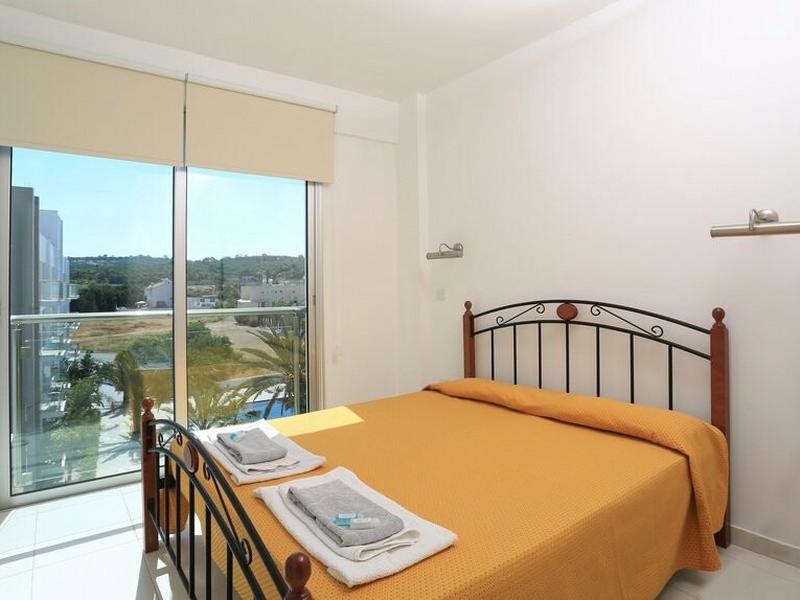 EFFD86E1C31E00B42E8E852DF43971B7