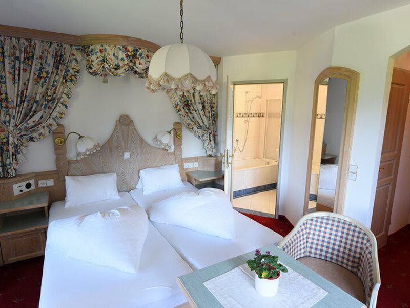 E1CA1BB55A703FB3E4B9DDE0F1CF0C03