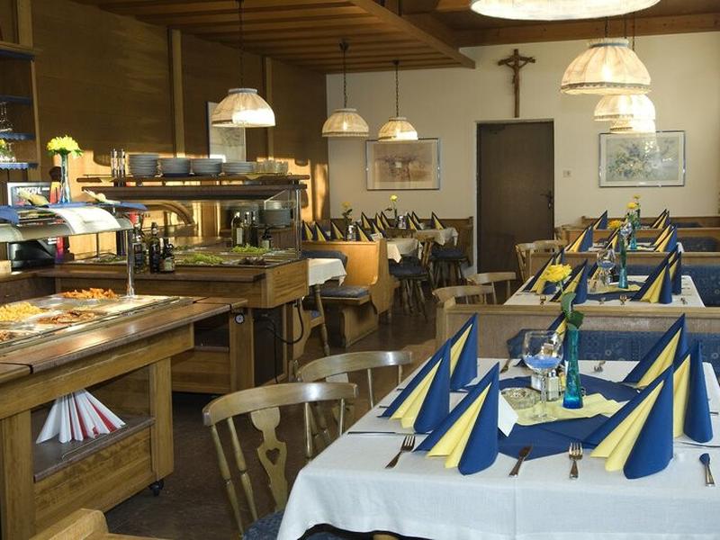 19C41EFFE614484D909553F652B9A03D