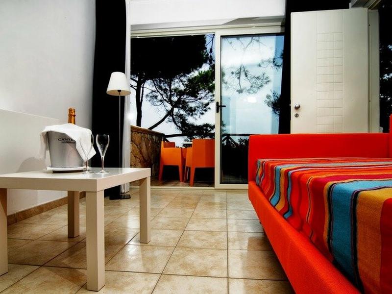 8A3A09284FA1045BC4B439B28F49E6EB