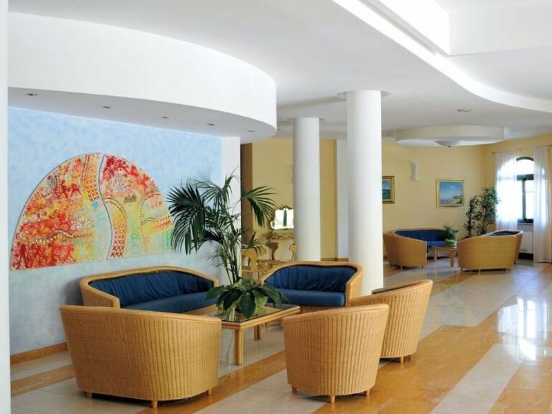 24336DAF7E8F385140E9D65E9019044A