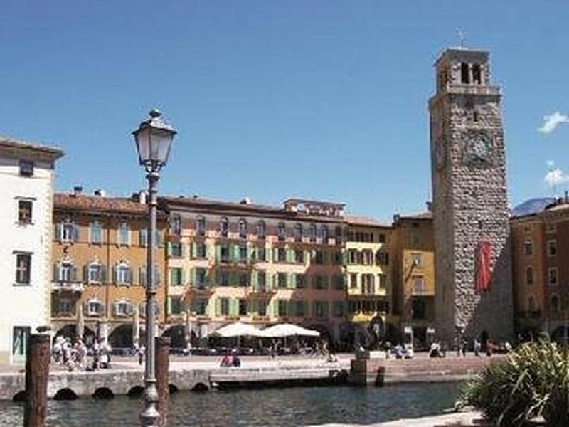 5B93158085D21A914E157D3187C1C1F8