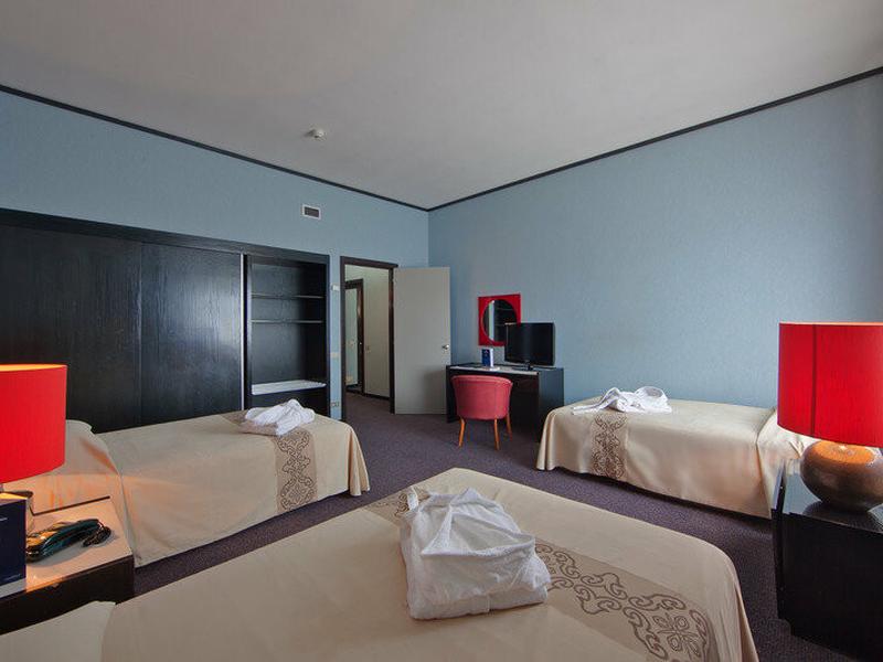 E2ECD13987B36B90F9F8587AB61C196F