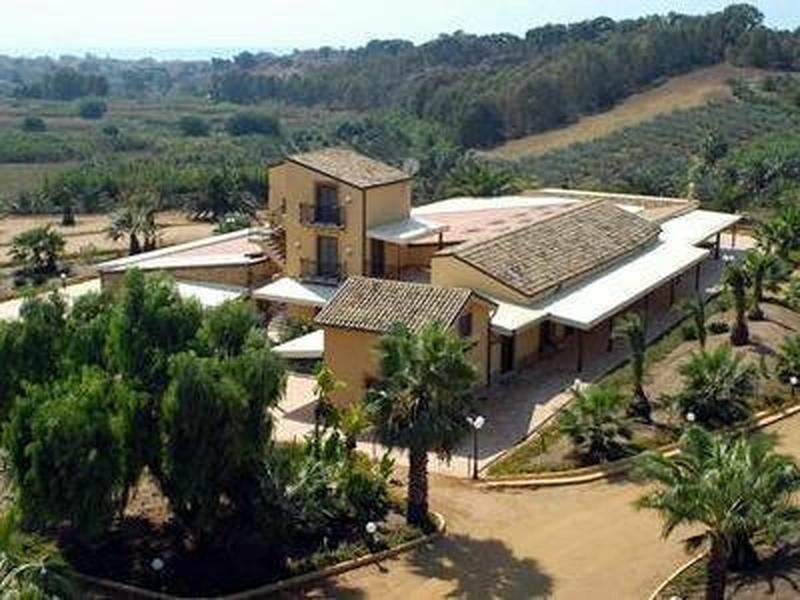 4C3F58DA4AF609FE67B8A65B3D264373