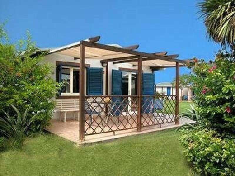 C6B35209690D6F5B9C2592AF41AF6087