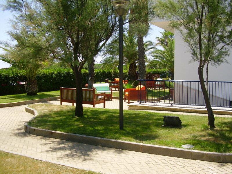 991127BC4A79F4EA98D3D3E7CB08D2D5