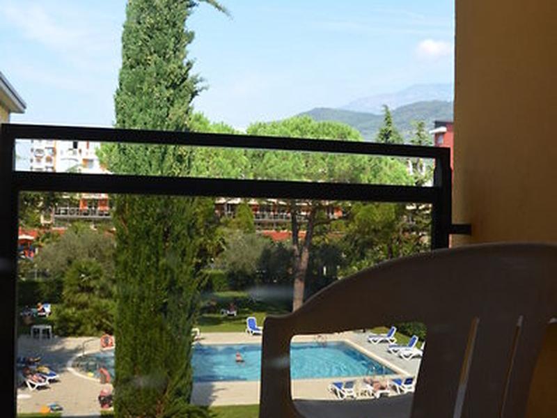 5597F31E5DA23E94207477A1AEB5ABE8