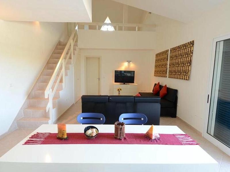 6540C721E9A72D11F9F5FE9778132780