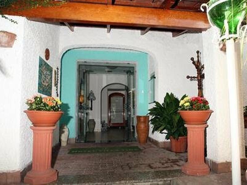 B819ABFAD6846FA27D95007ACF84265C