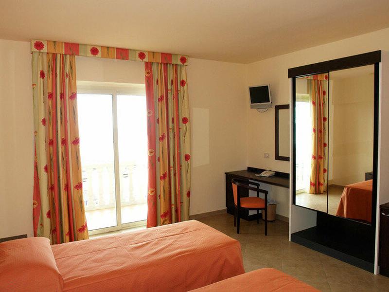 C4B2BC47B593123B25A27B9DAFF22298