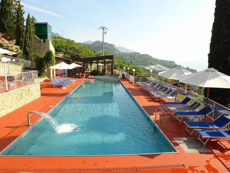 8E9C2A41DD7B60D762662DD32C5A27EB