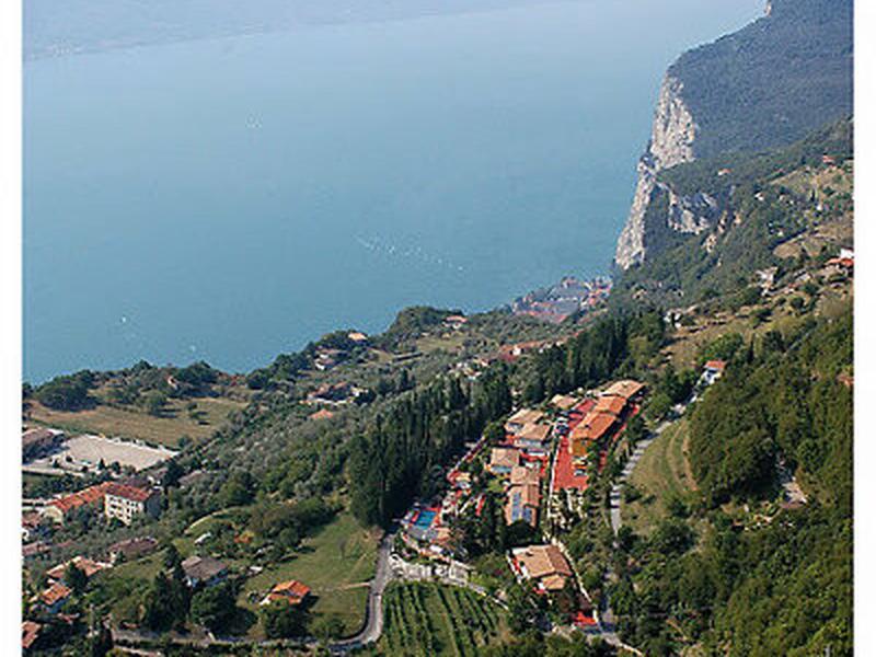 BCC432424660588AC0F4E776A571094E