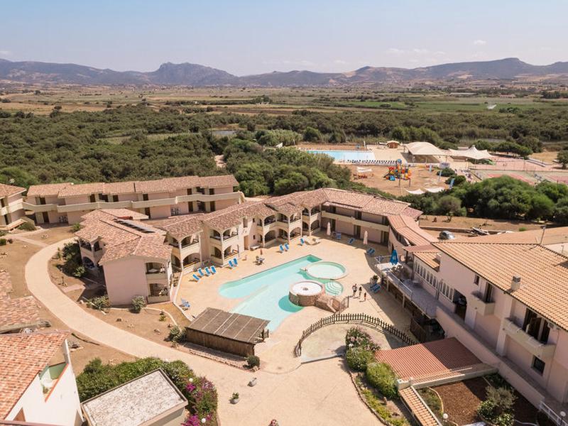 0E084ECD16C375FBC6B7B9574480B800