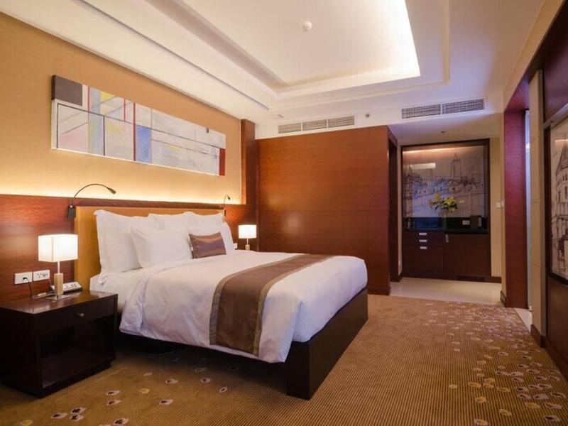 132AC31874F4552870C8612D70096C37