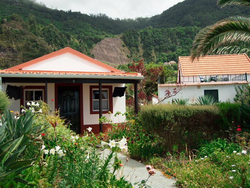 F27D61DF2CD8DA5EF074B154BBAD598F