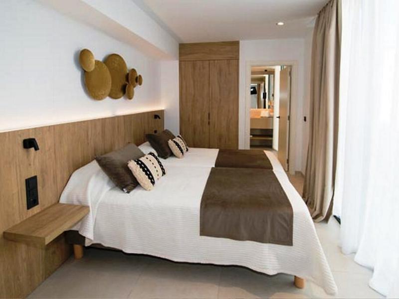 EF8519B072C4015CE5B7F6EF1BE402BA