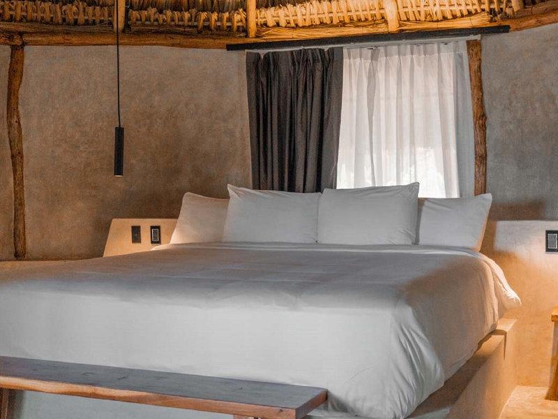 227B9E08C002D06B39F9F7A714AABA4E