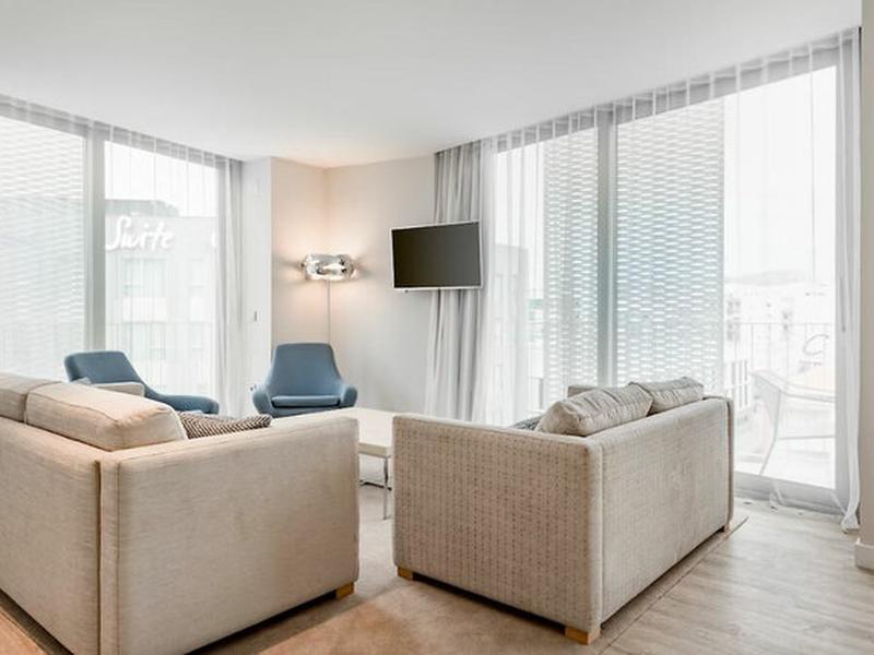 B584ABC6D2D86546B4CA963C65D04D13