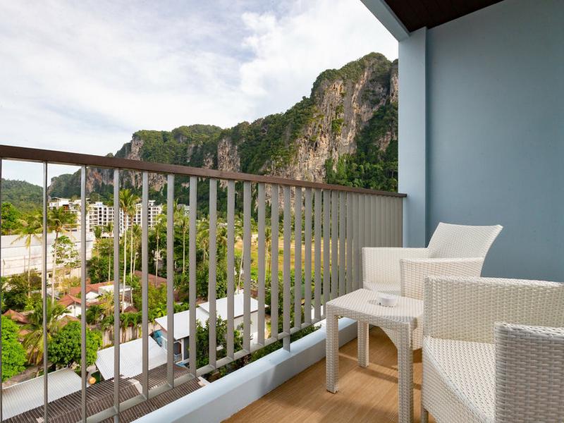 C032D5A40AD887E2C68BD86F0CBB38C7