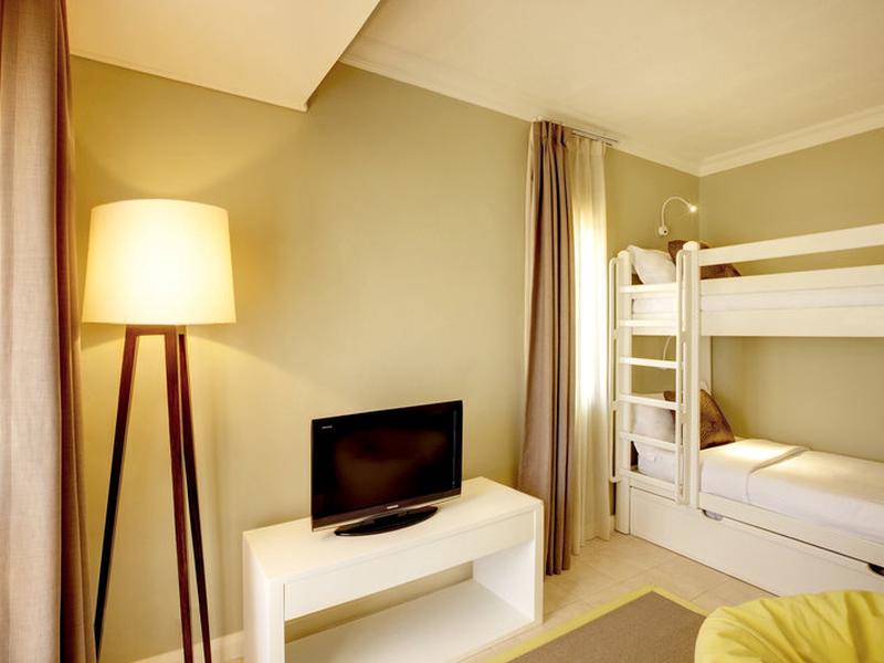 E2964380EEF3B5D220FA3503068AE556