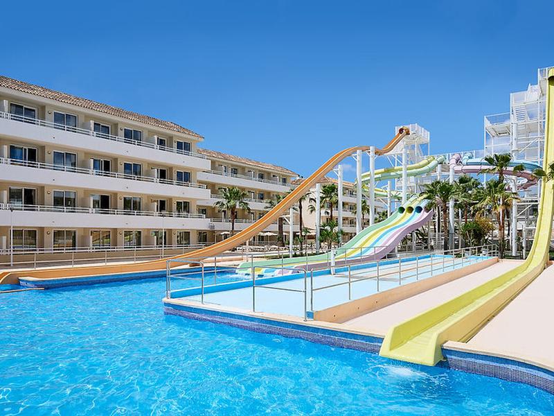 F9878DB565BEE24E6DDF965B4FC293F6