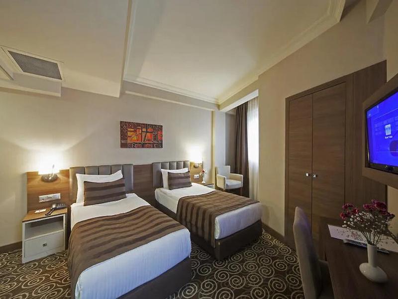 35492E45F105A52871F992ED4A21EBD1