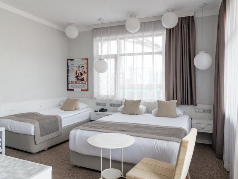 09310607EFD25469B225B7A385BD950A