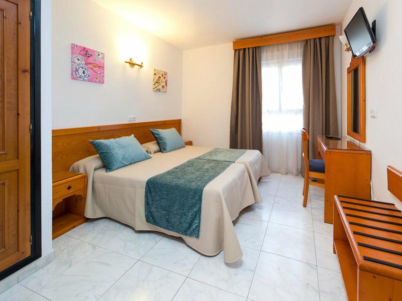 8B6988D56621B62E3BC376858469B266