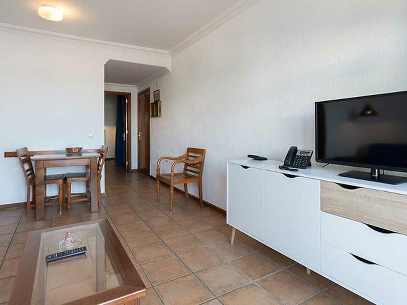 5AB8D880900439253B805A0BAF784BA8