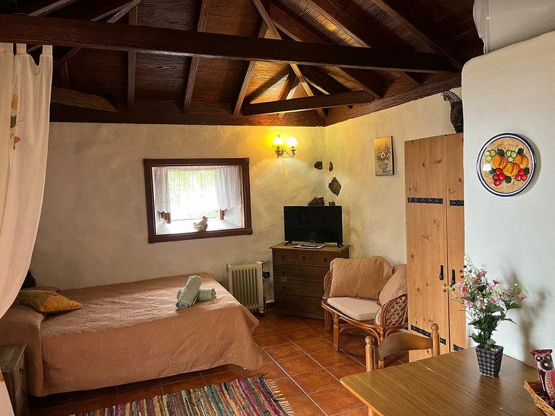 AF1BB6F8256960AC66E9A135917E8483