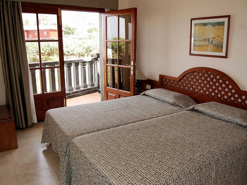 B45F8FD89ACB8B64282E163D7C67406C