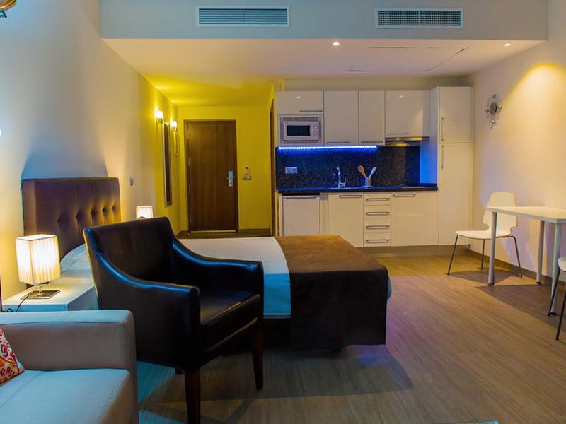 9700121449E23AFAC02B77EBEE08D4D1