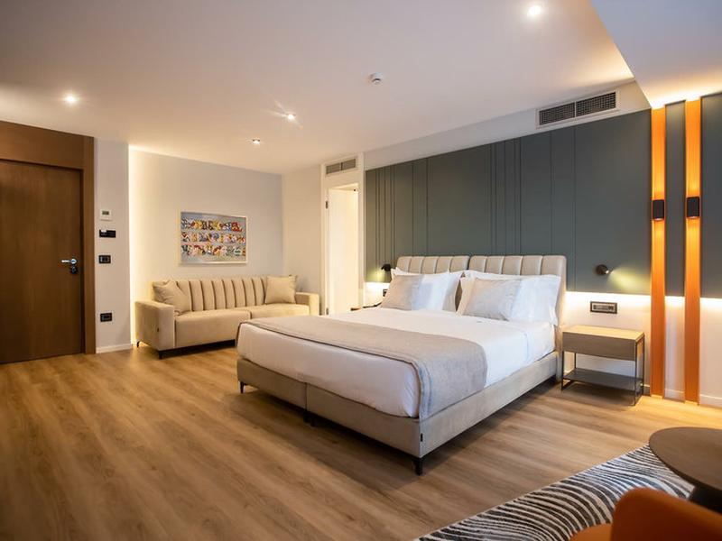 1478042AADA2459D90E94615D17E7B55