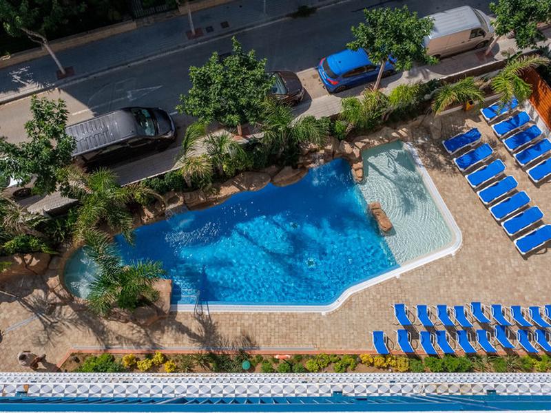 E2B69C055352BD44A9A9AF096C400662