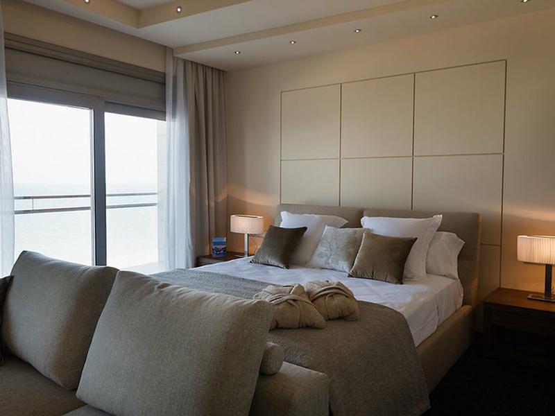 ACD393C4F6C22728368D7D1E69D78EE8