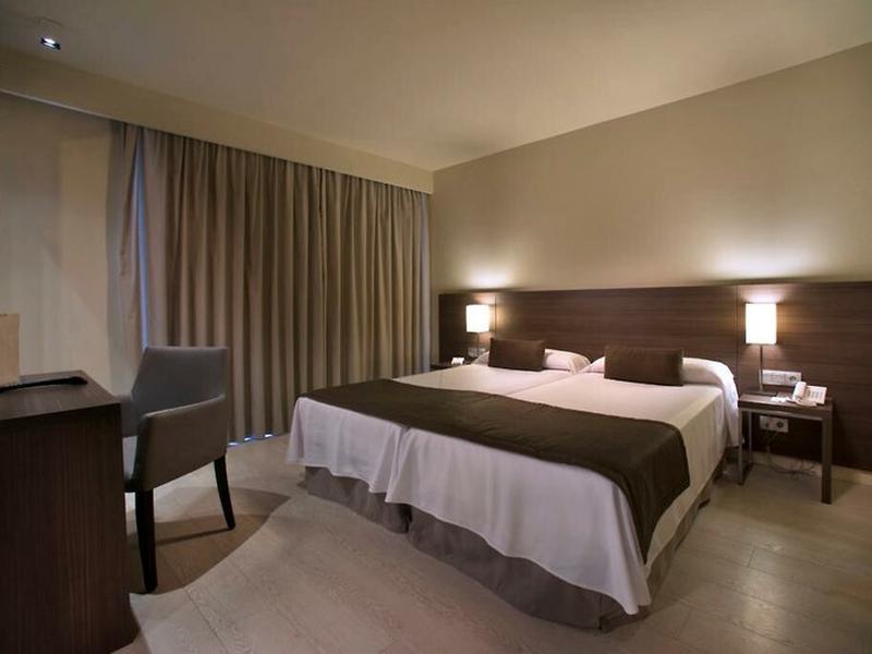 12BA67812D8DF7BDADE2AF96580F1AC0