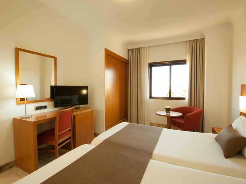 A4E67C8587E20756EB30039446564383