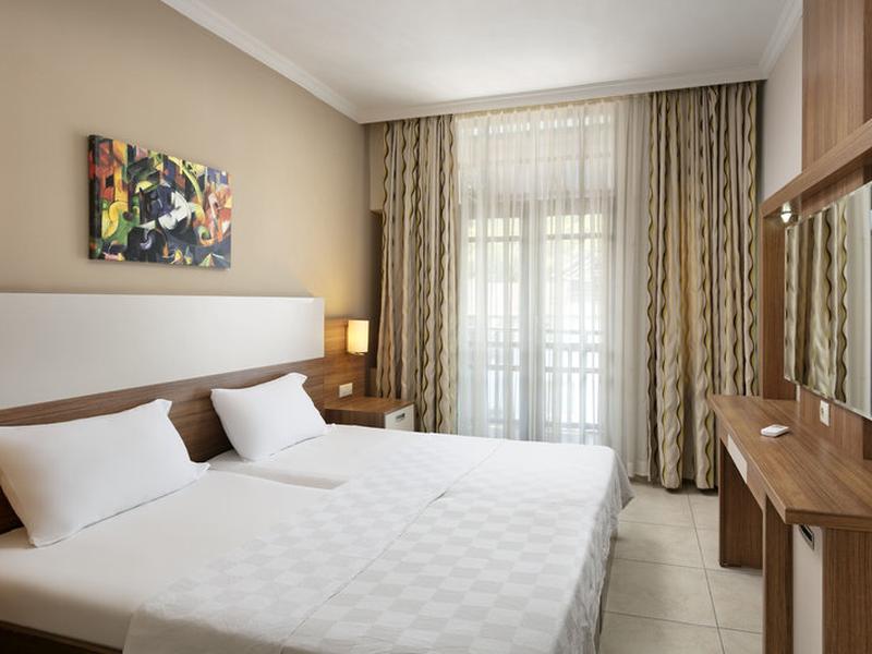 0DE80BA28EE045E13FF3B1BC2E5D8C84