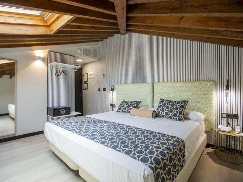 81CD452735383A2FAF49F94596AFE80D