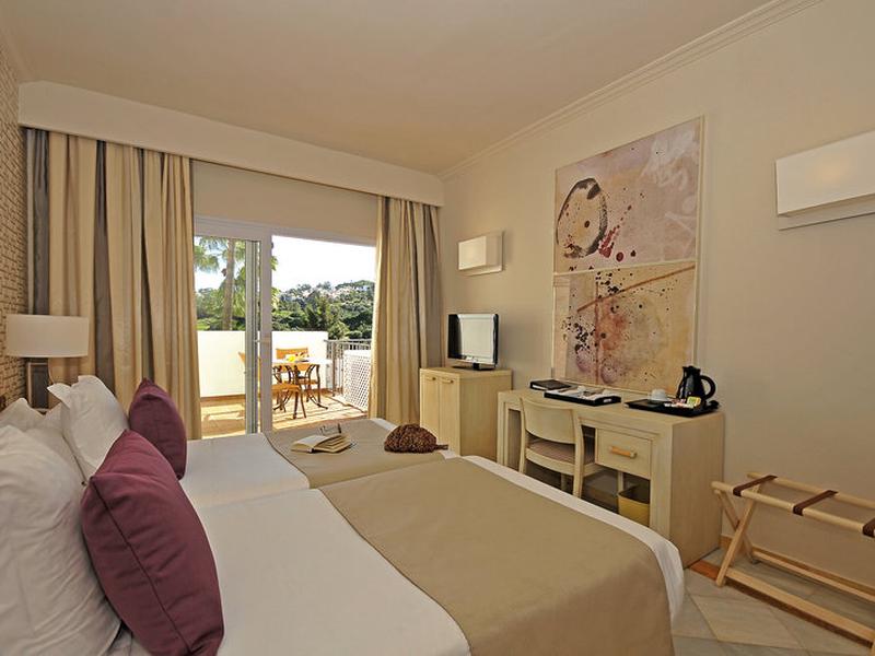 C440A396606346F7D4BEF8A1185A1613