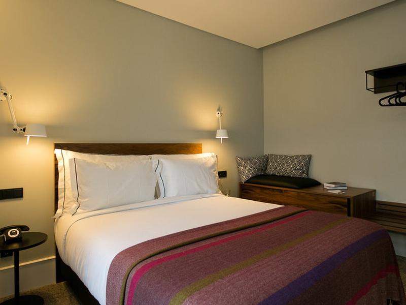 182E0E6F4744397AADFA2FC93996D04C