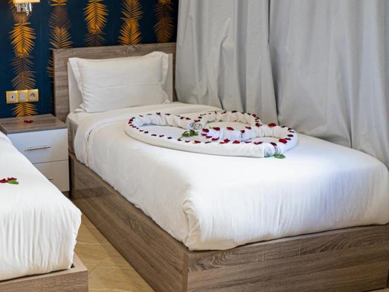 71CE74DCC0B1E6B4A948EC791DF58C82