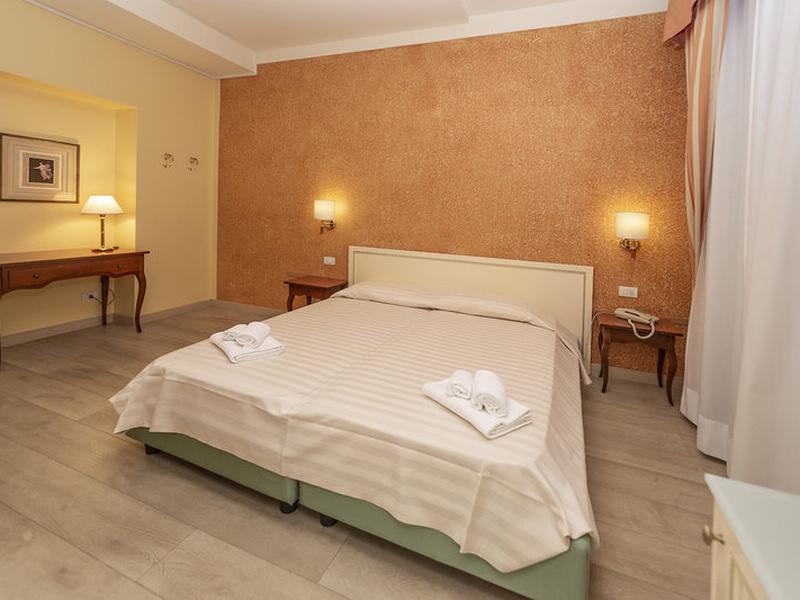 5DBAE602BB7858E740F9D5BC4E4E5245