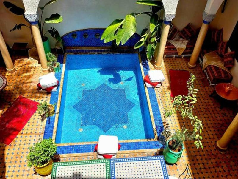 883512E76C08B772B69915221543F922