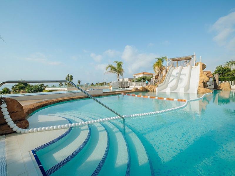 10A24143FD6F55D6CB613F420D386CA2