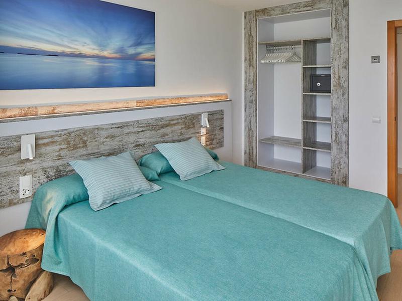 D15BA0CF9EC45F6C43C501C58242BB27