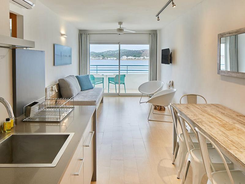 C6536FC1B3C70F95E1A540AF3CB9963A